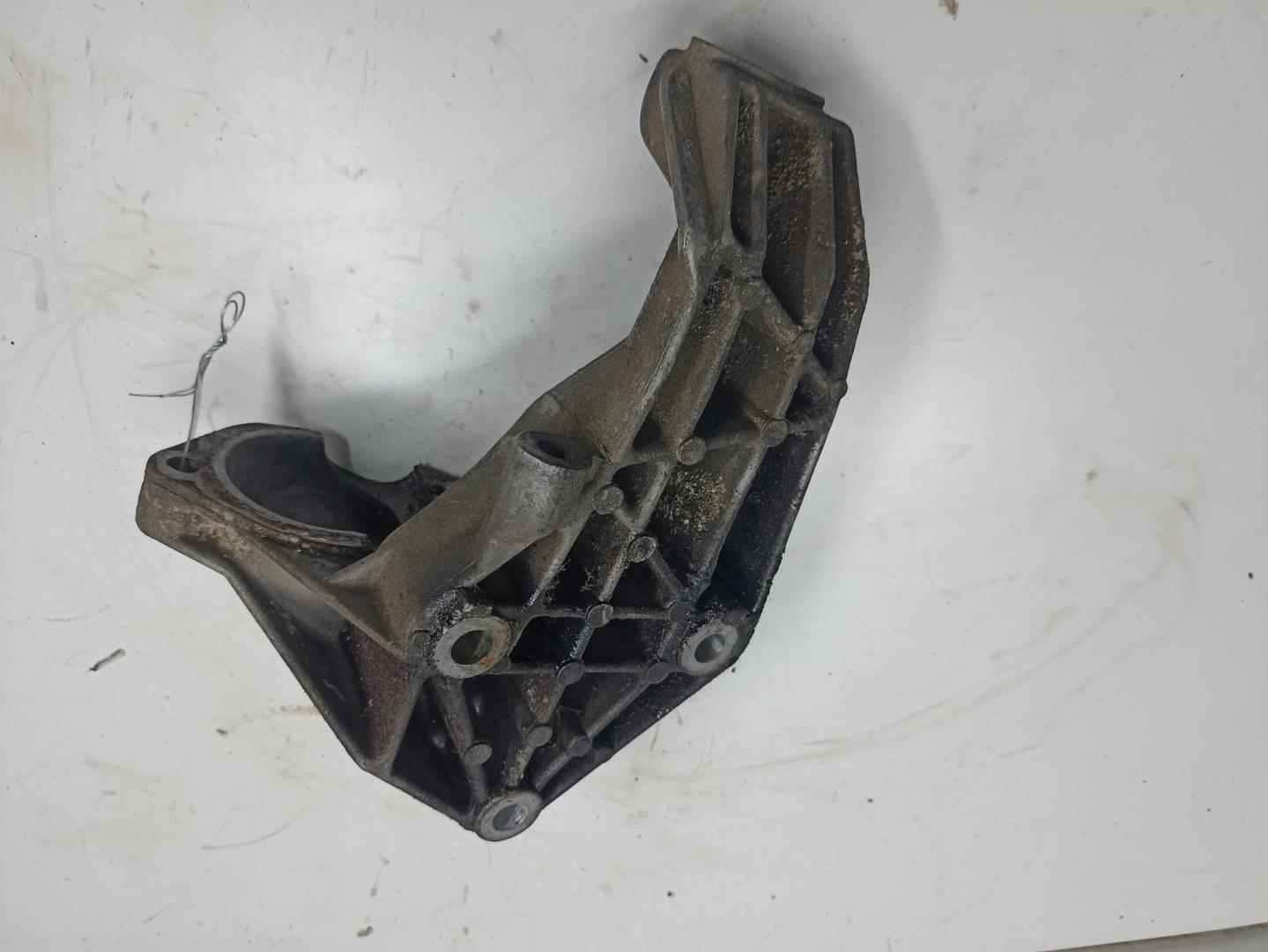 Опора двигателя