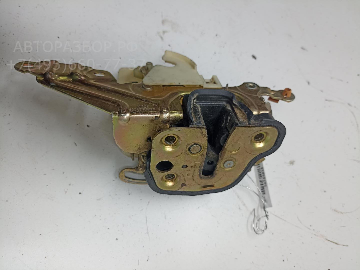 Замок двери передней правой