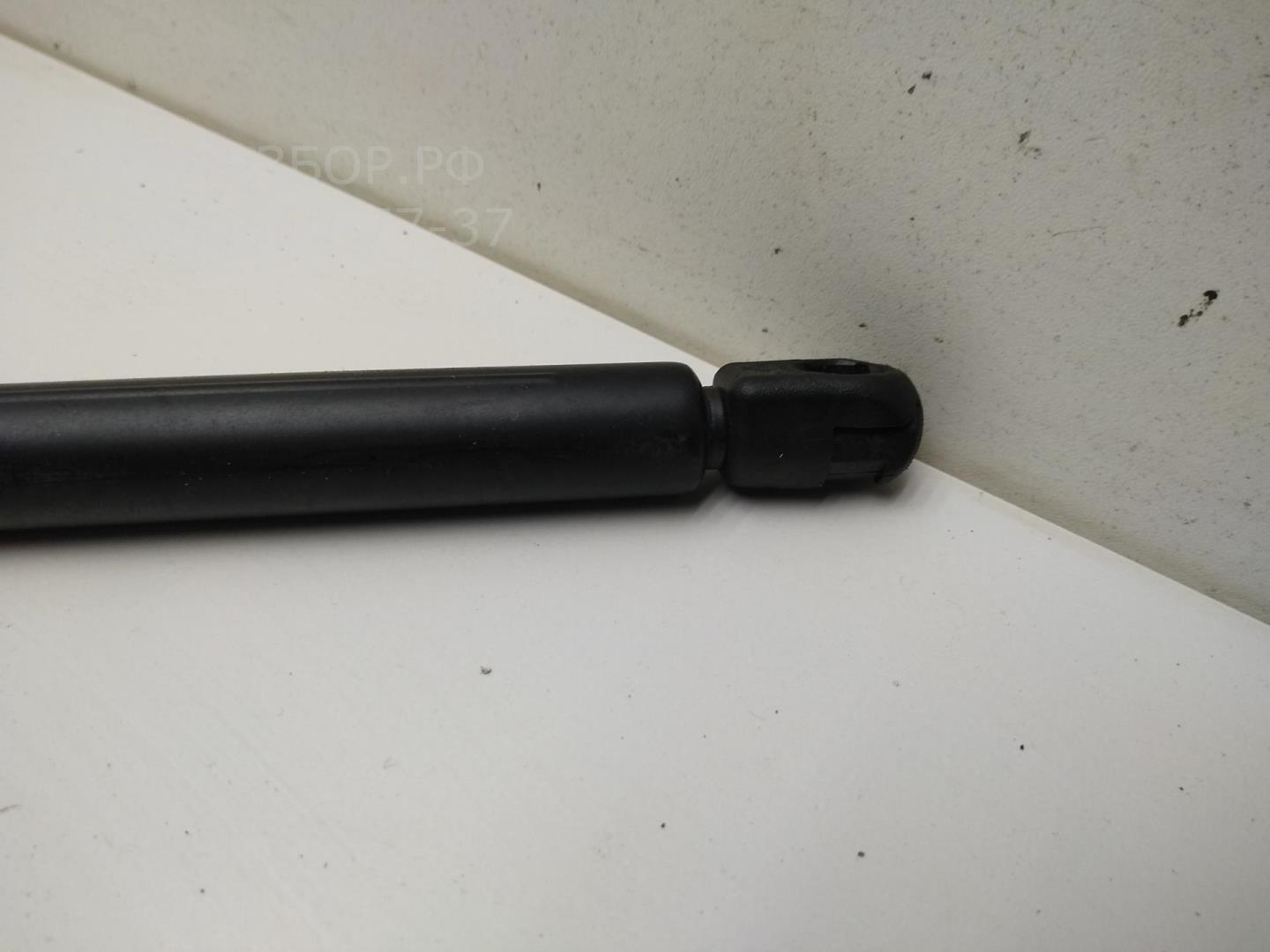 Амортизатор крышки багажника