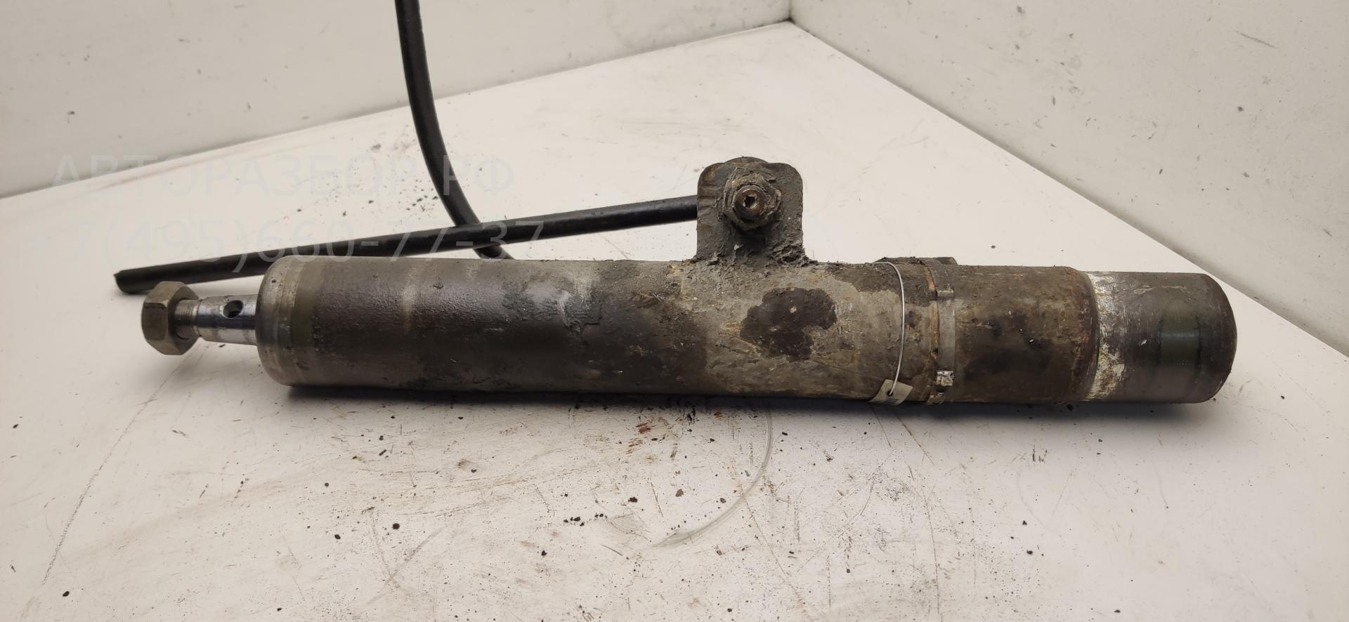 Амортизатор передний левый