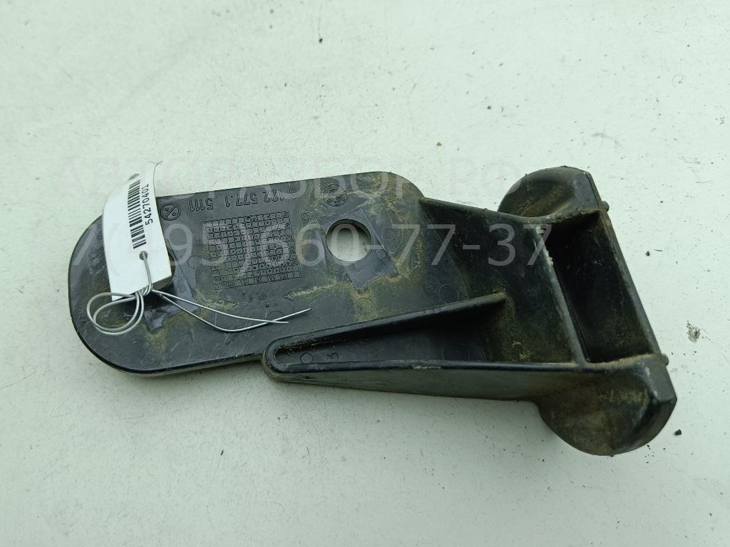 Кронштейн переднего бампера левый