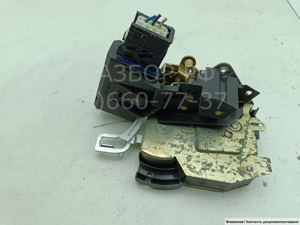 Замок двери передней правой