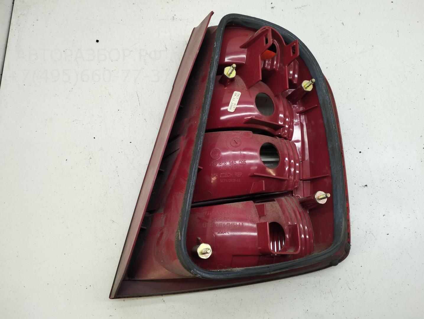 Фонарь задний левый