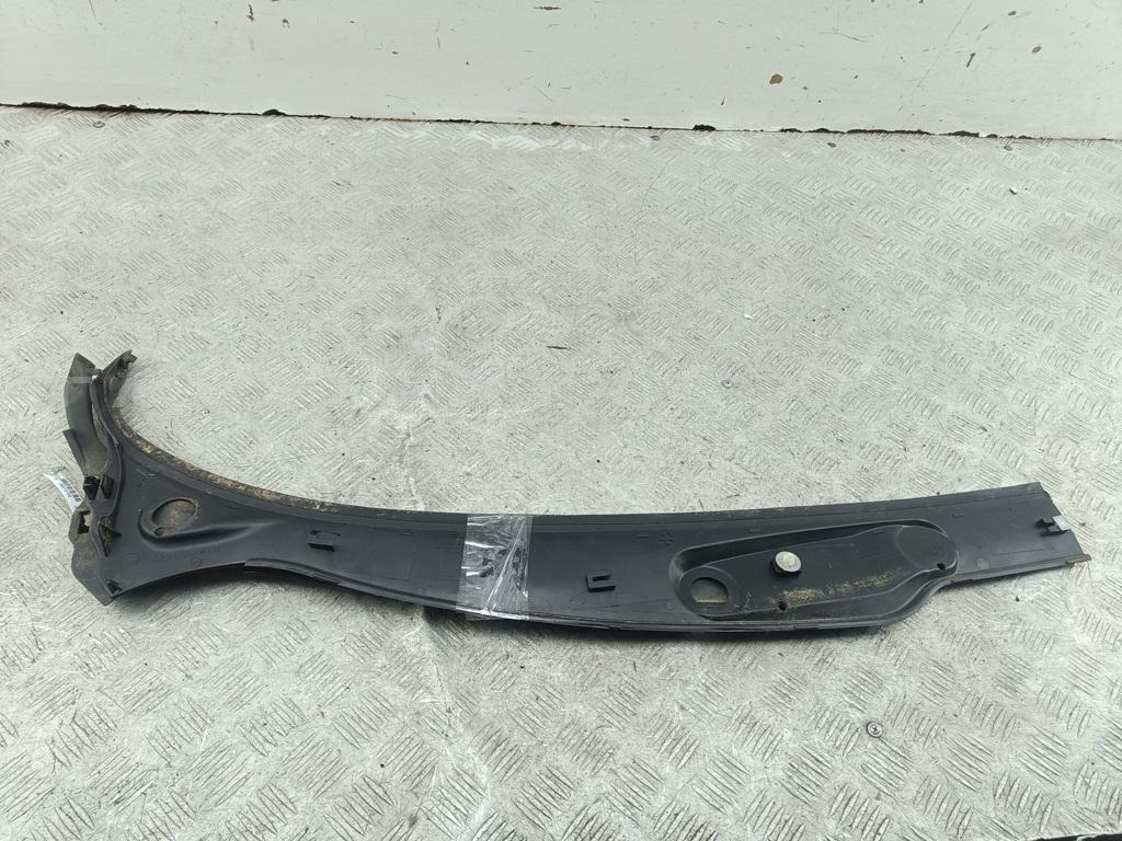 Решетка стеклоочистителей (Жабо)