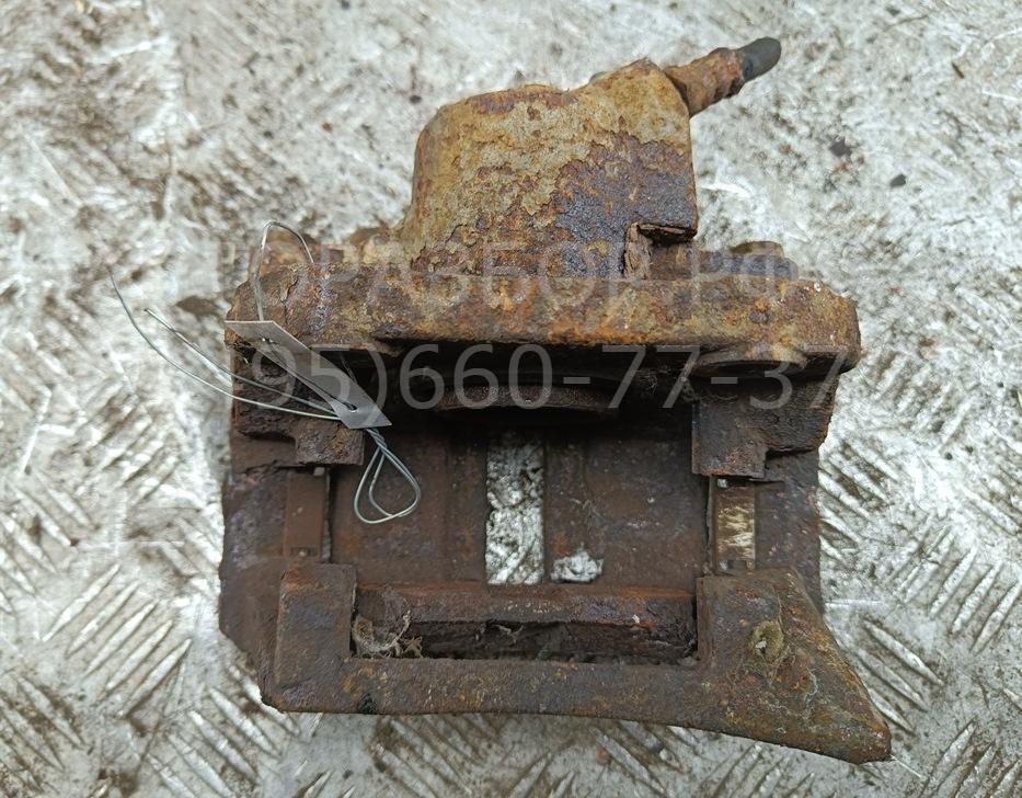 Суппорт передний правый