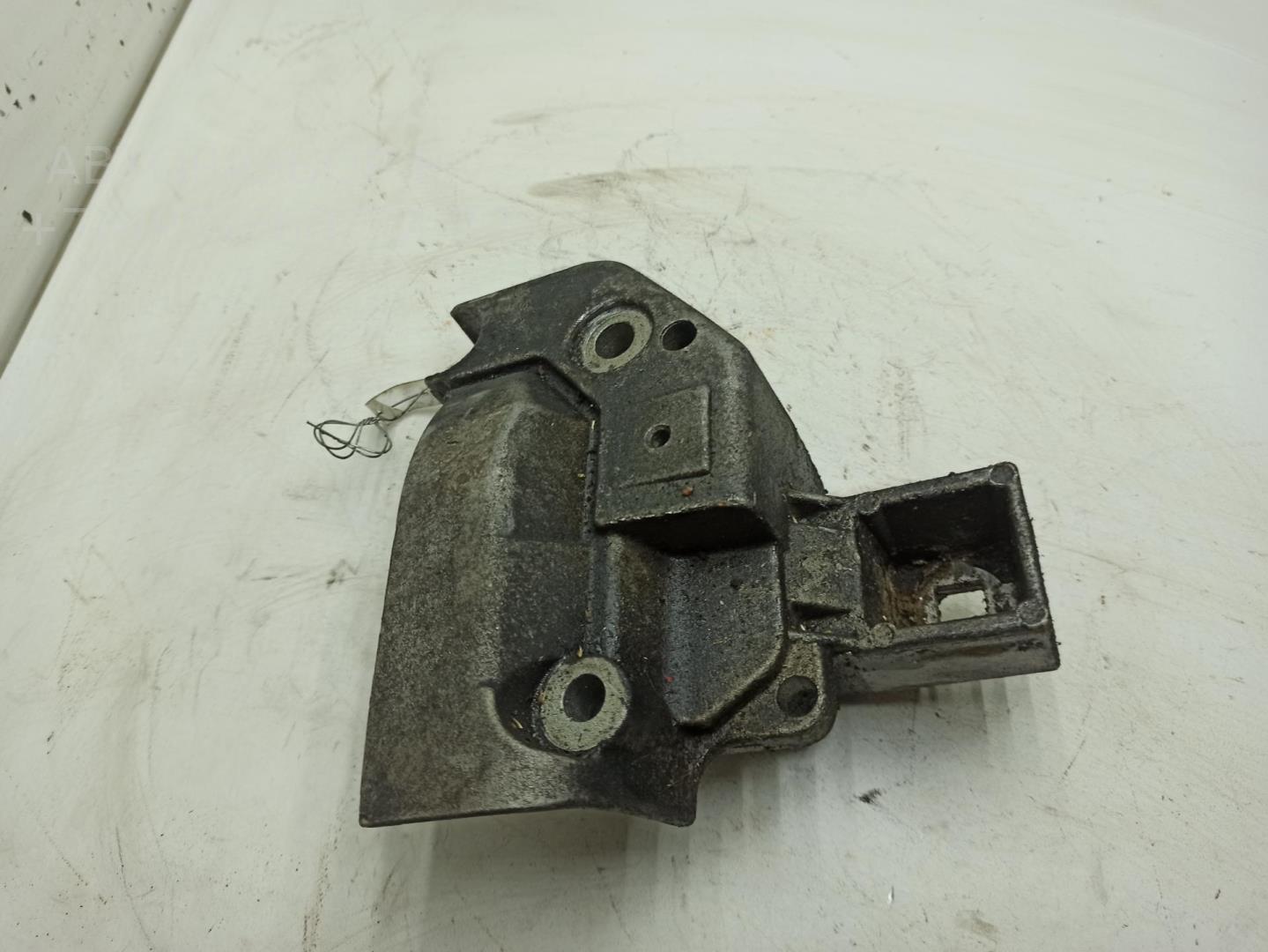 Опора двигателя