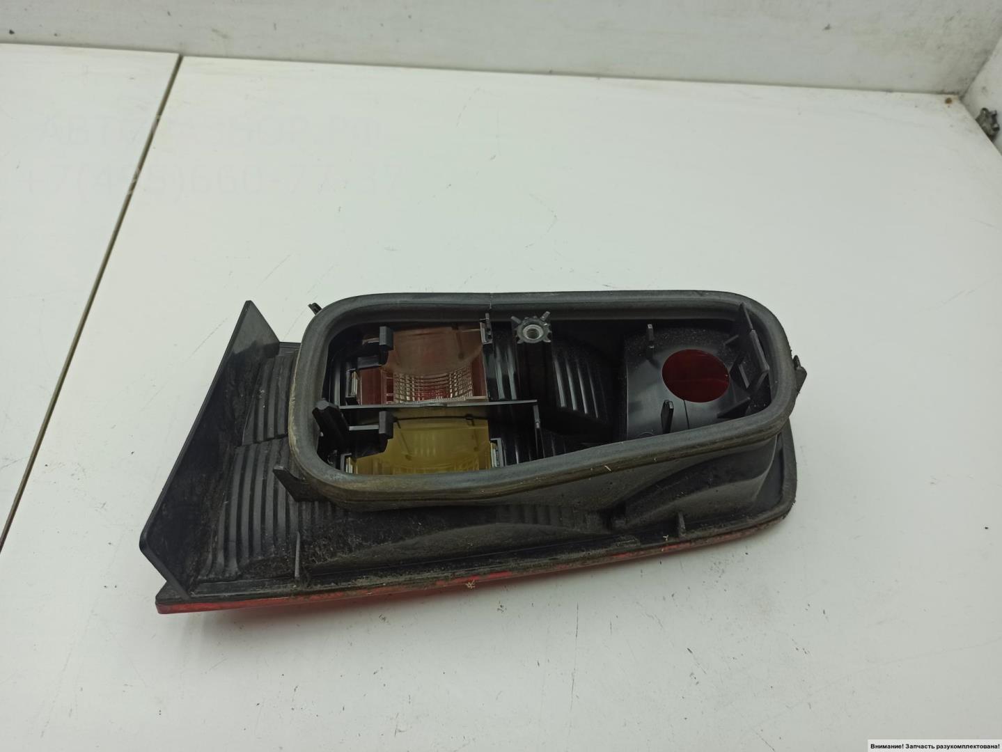Фонарь задний внутренний левый