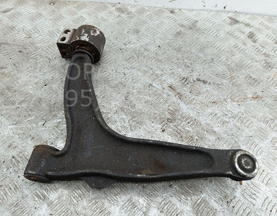 Рычаг передний левый