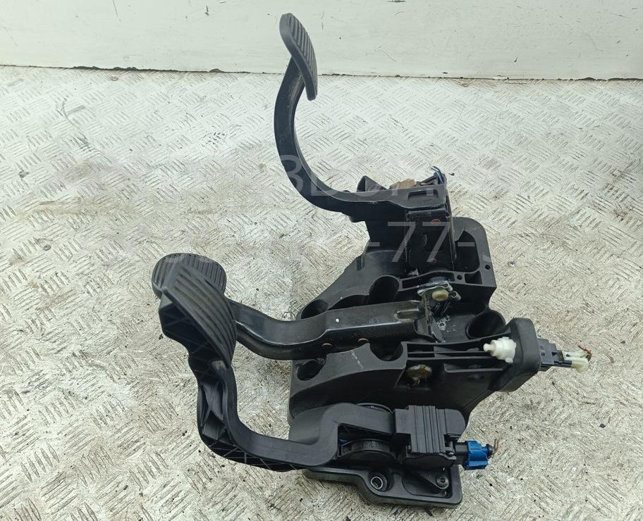 Блок педалей