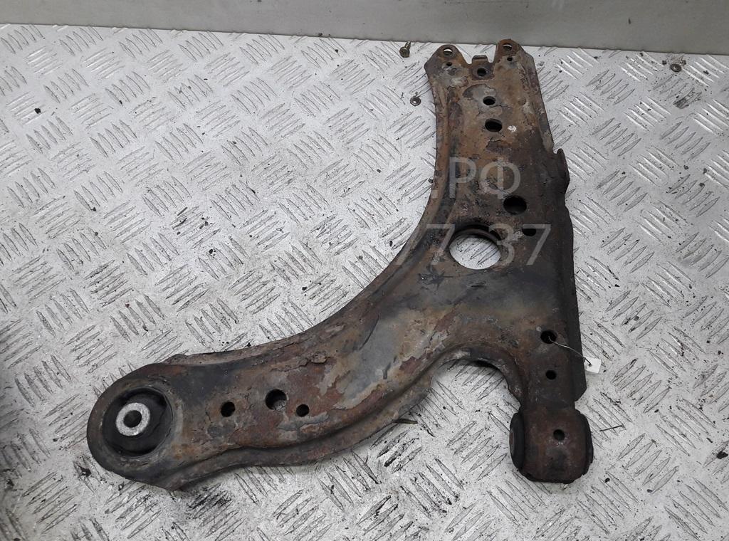 Рычаг передний левый