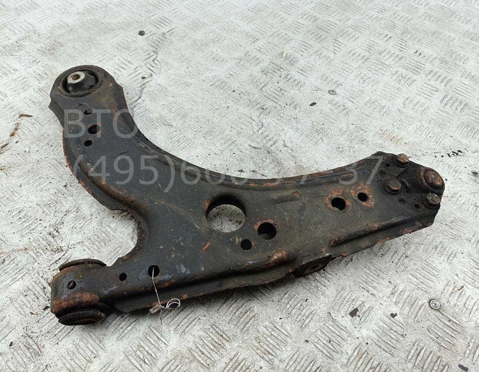 Рычаг передний правый