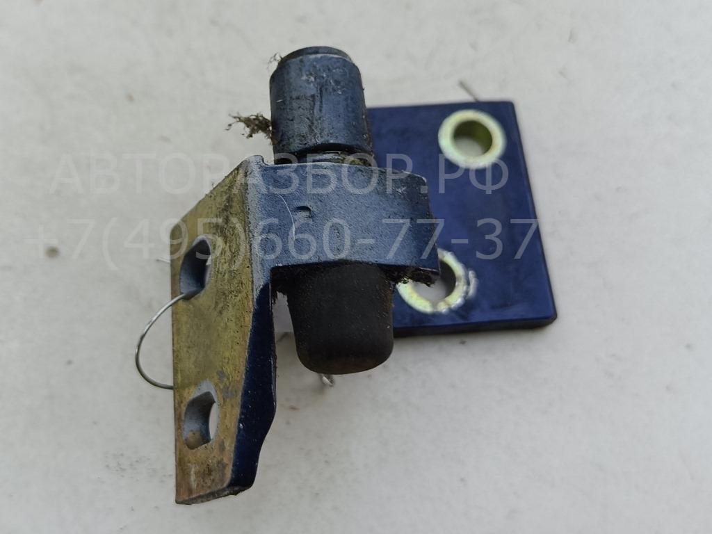 Петля двери