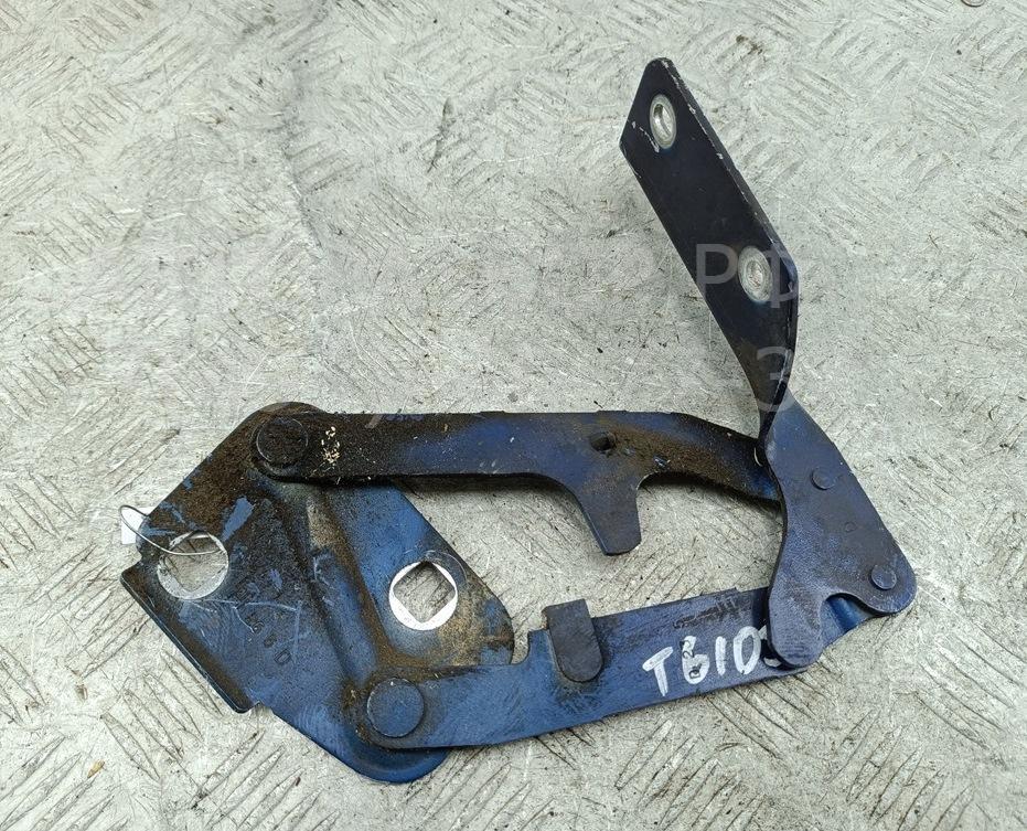 Петля капота правая