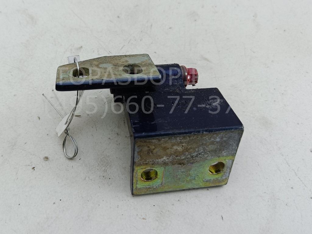 Петля двери