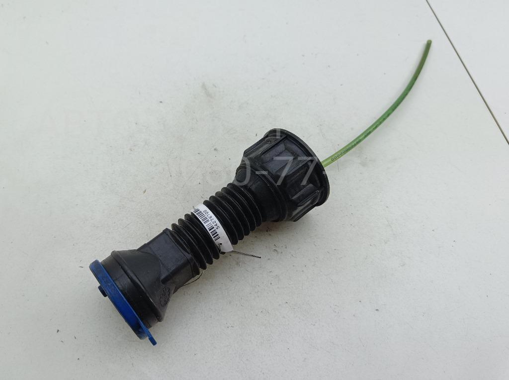 Горловина бачка омывателя