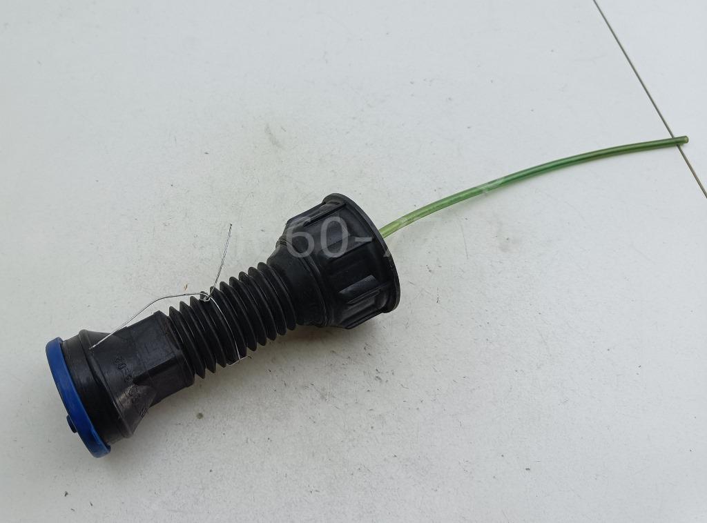 Горловина бачка омывателя