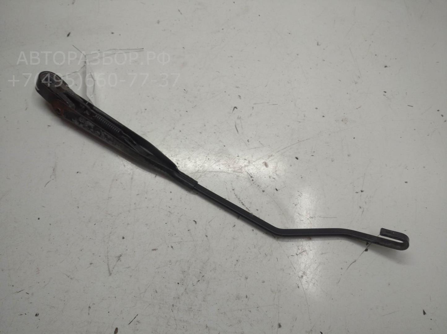 Поводок стеклоочистителя заднего
