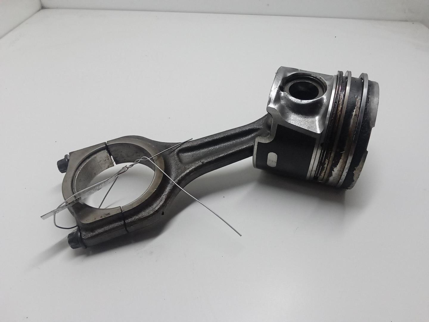 Поршень с шатуном