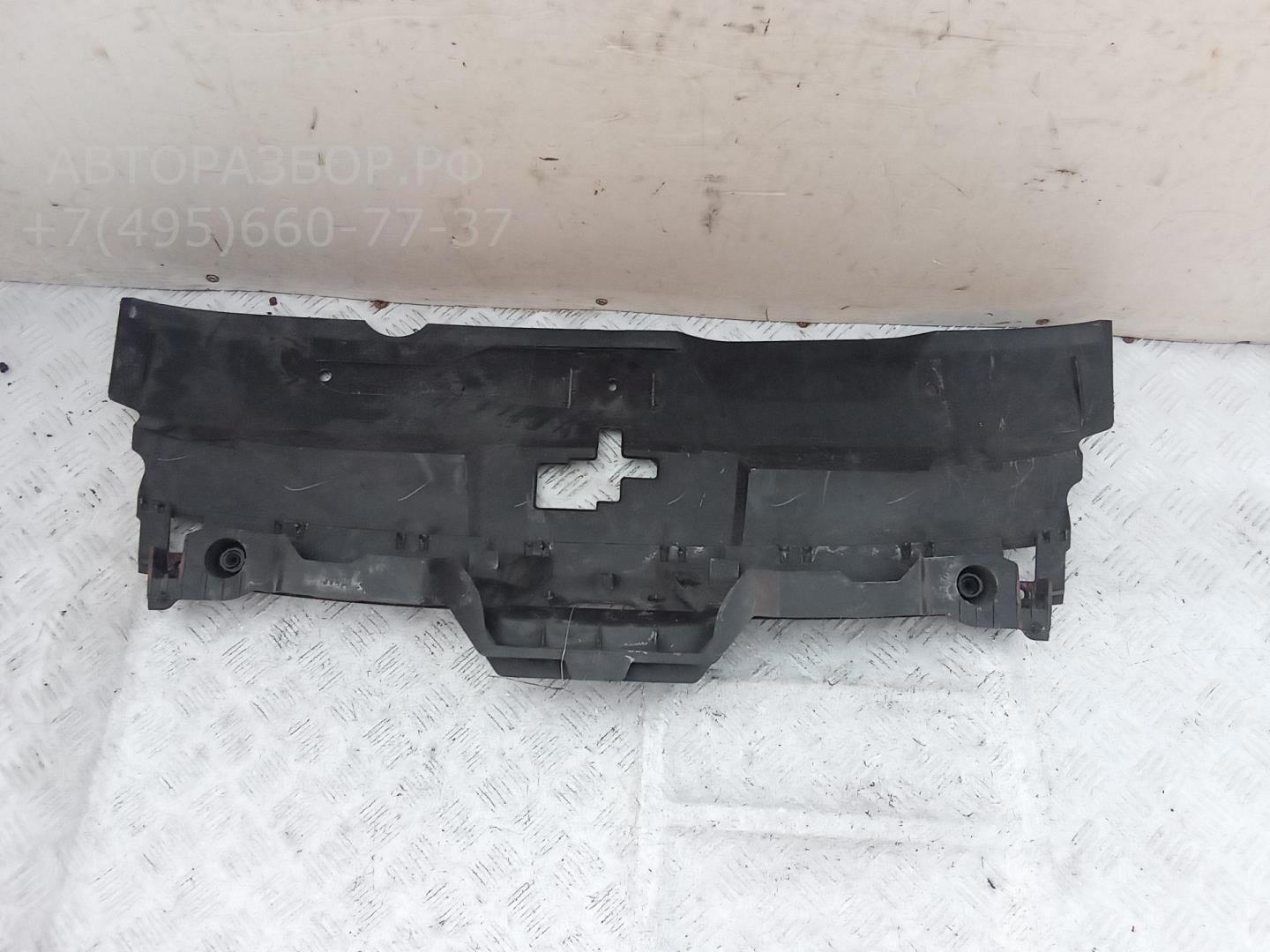 Кожух замка капота