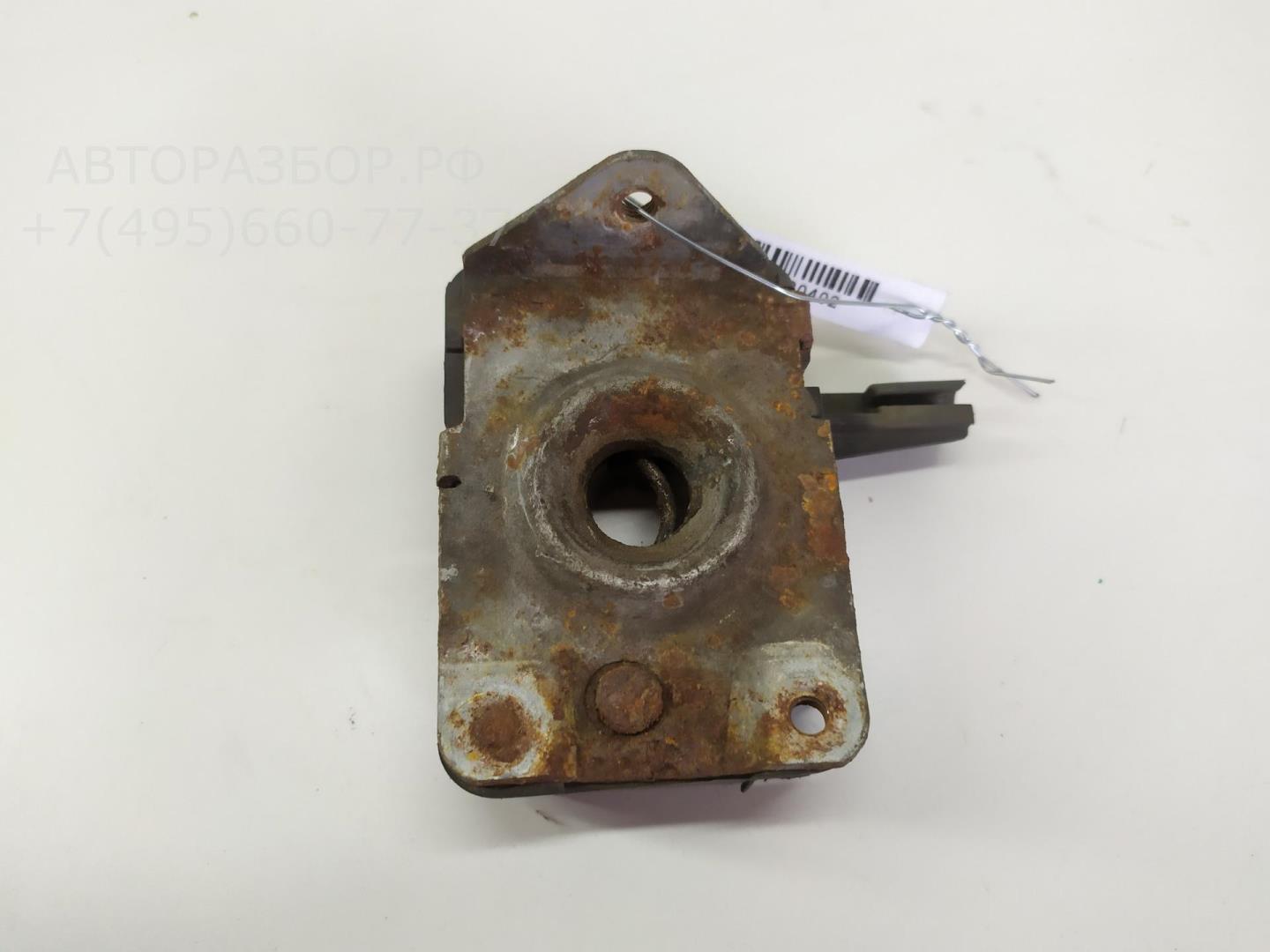 Замок капота