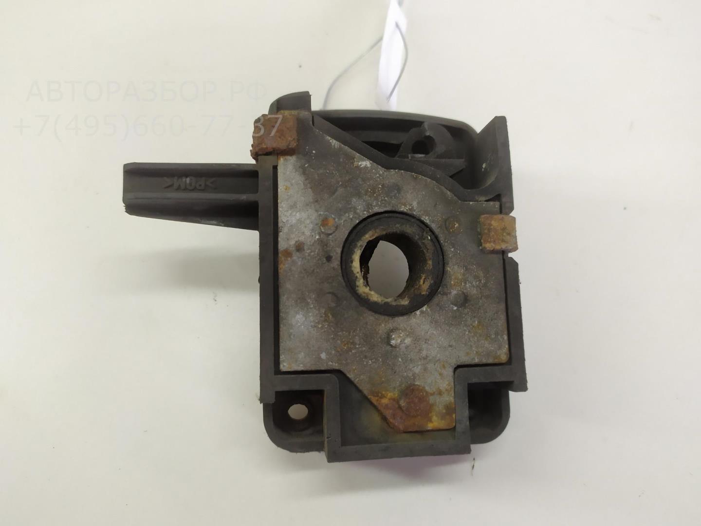 Замок капота