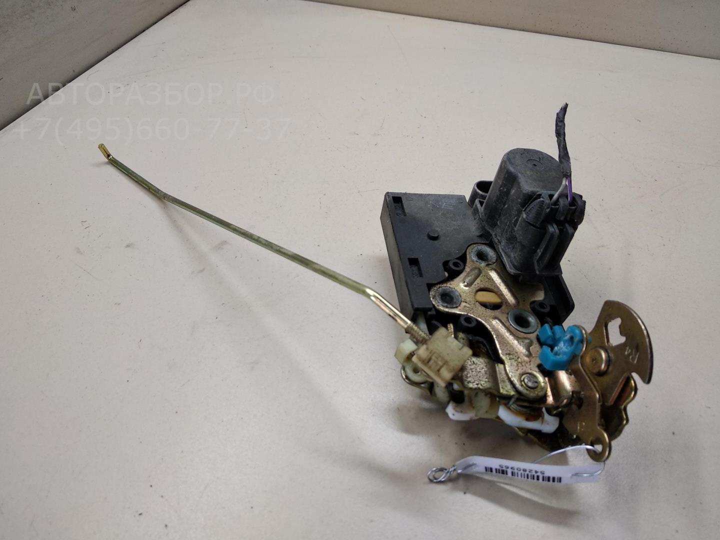 Замок двери передней правой