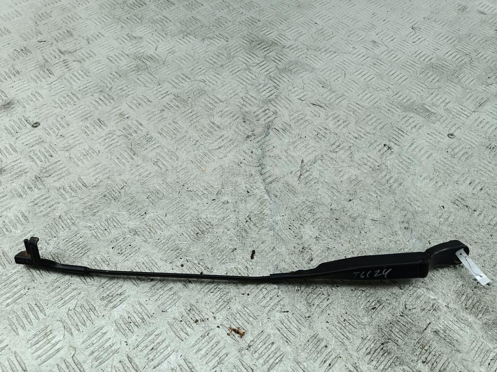 Поводок стеклоочистителя передний правый