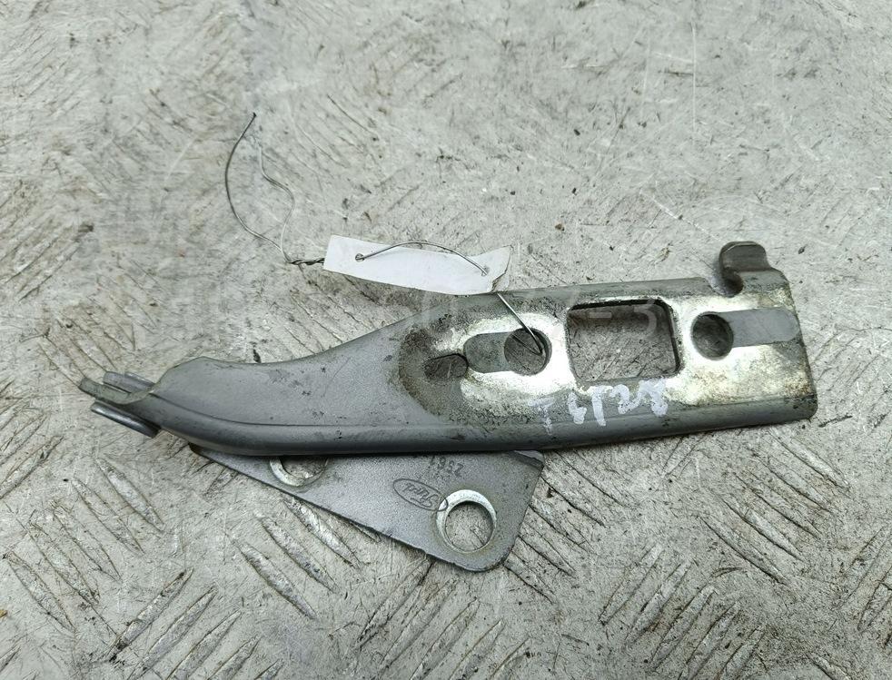 Петля капота правая