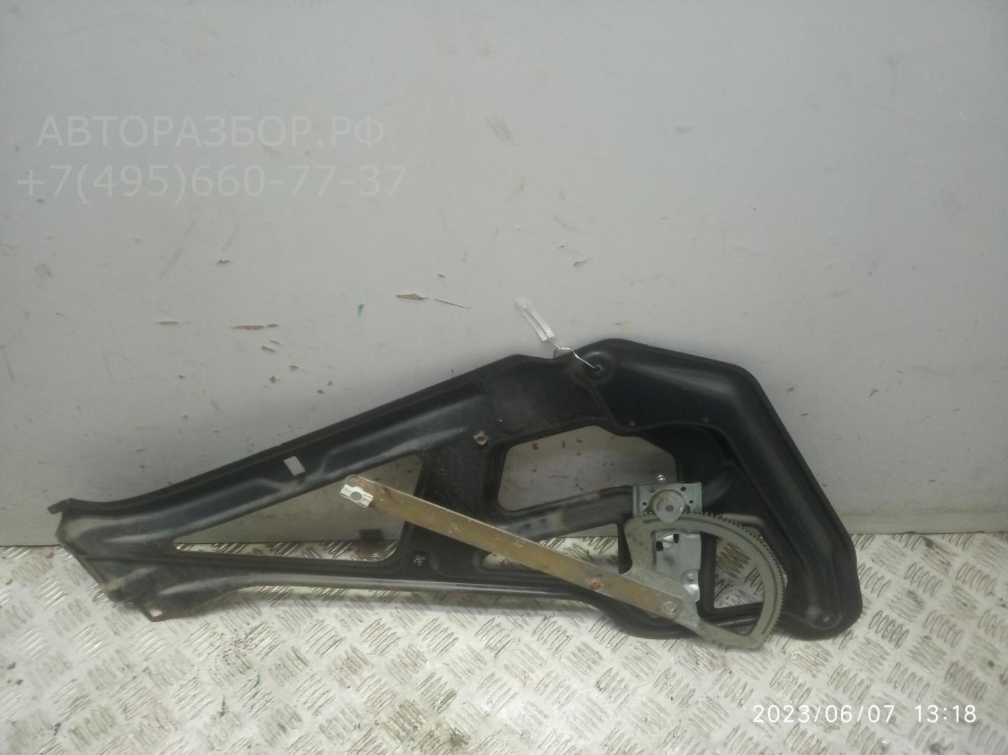 Стеклоподъемник механ. передний правый