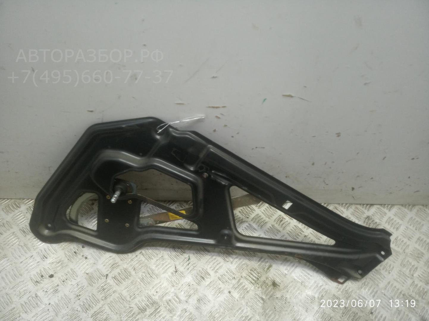 Стеклоподъемник механ. передний правый