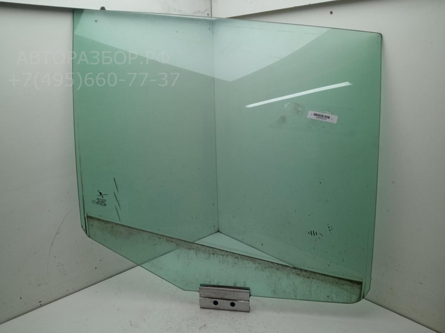 Стекло двери задней правой