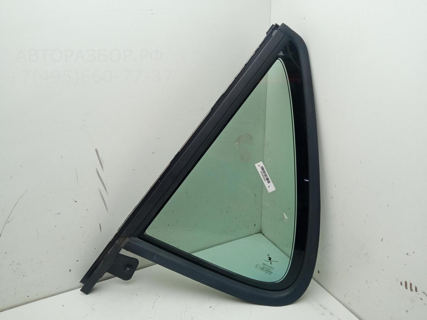 Стекло двери задней левой (форточка)