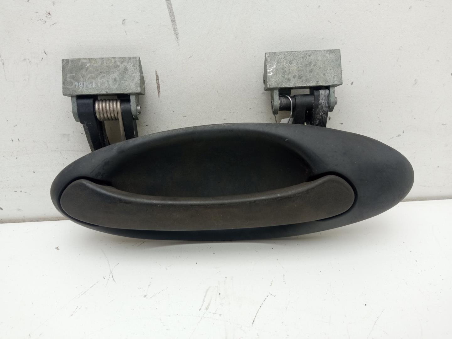 Ручка двери задней наружная левая