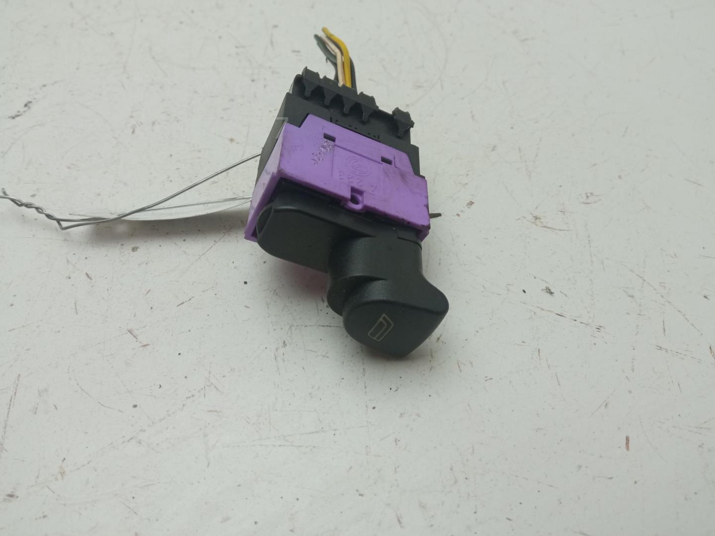 Кнопка стеклоподъемника