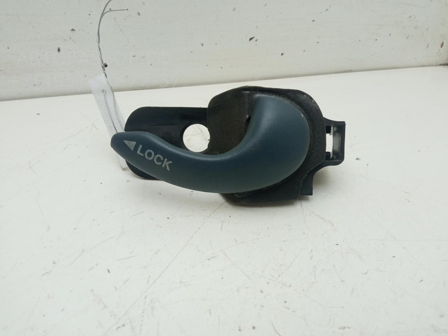 Ручка двери передней внутренняя правая