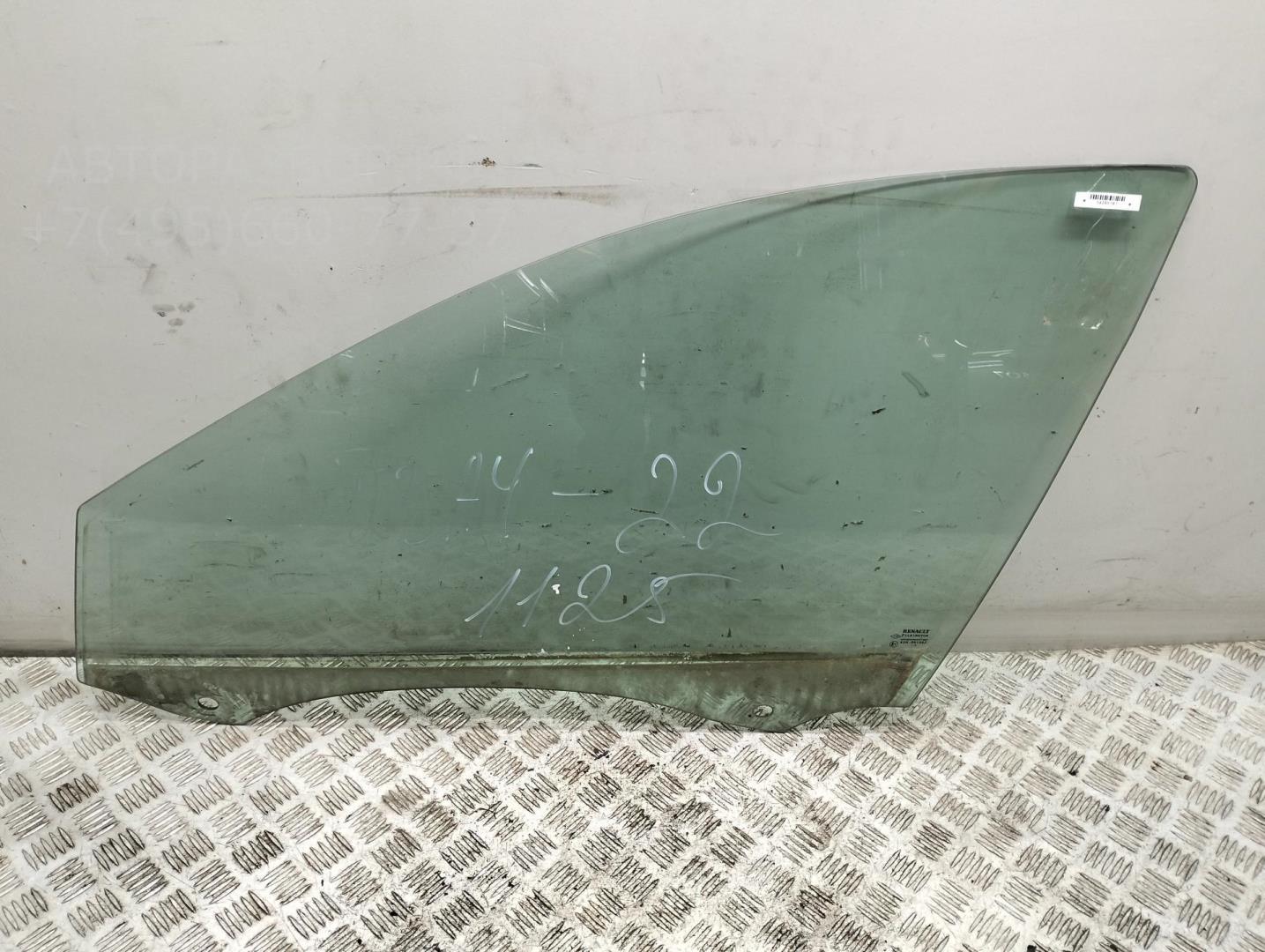 Стекло двери передней левой