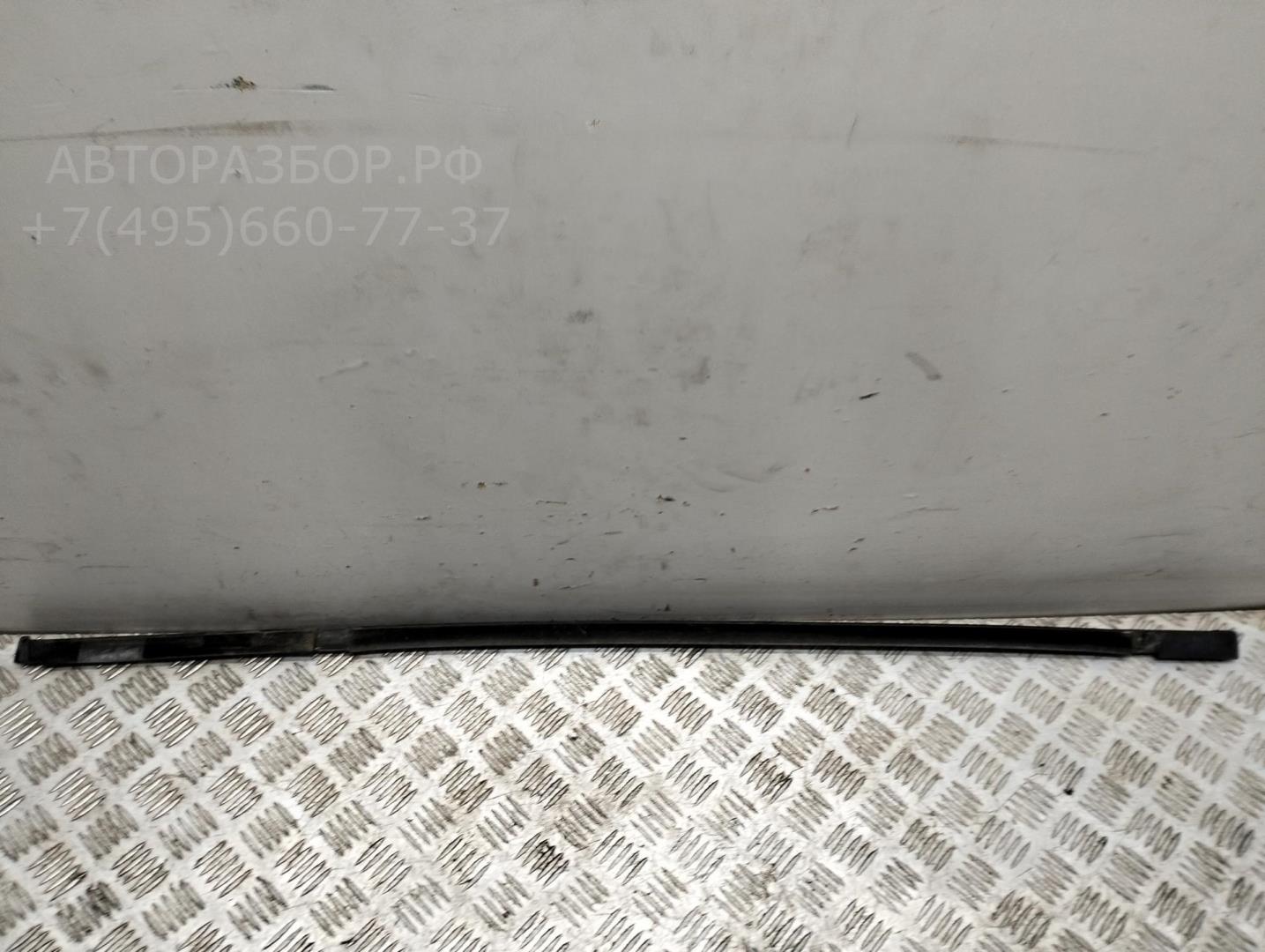 Накладка стекла заднего правого