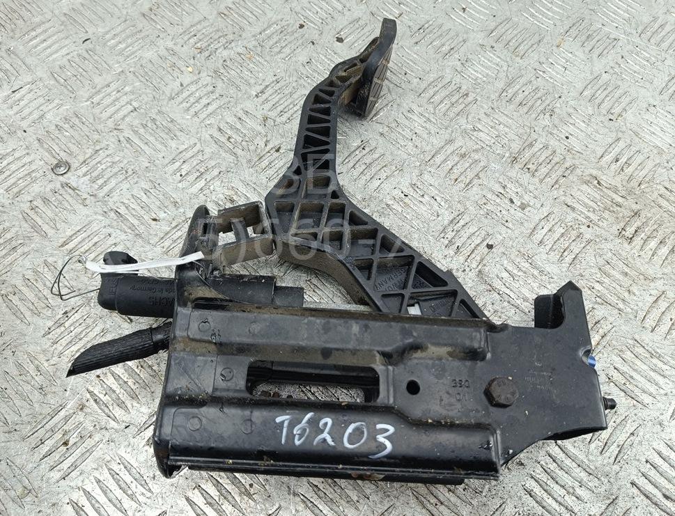 Цилиндр сцепления главный