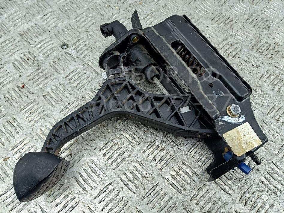 Цилиндр сцепления главный