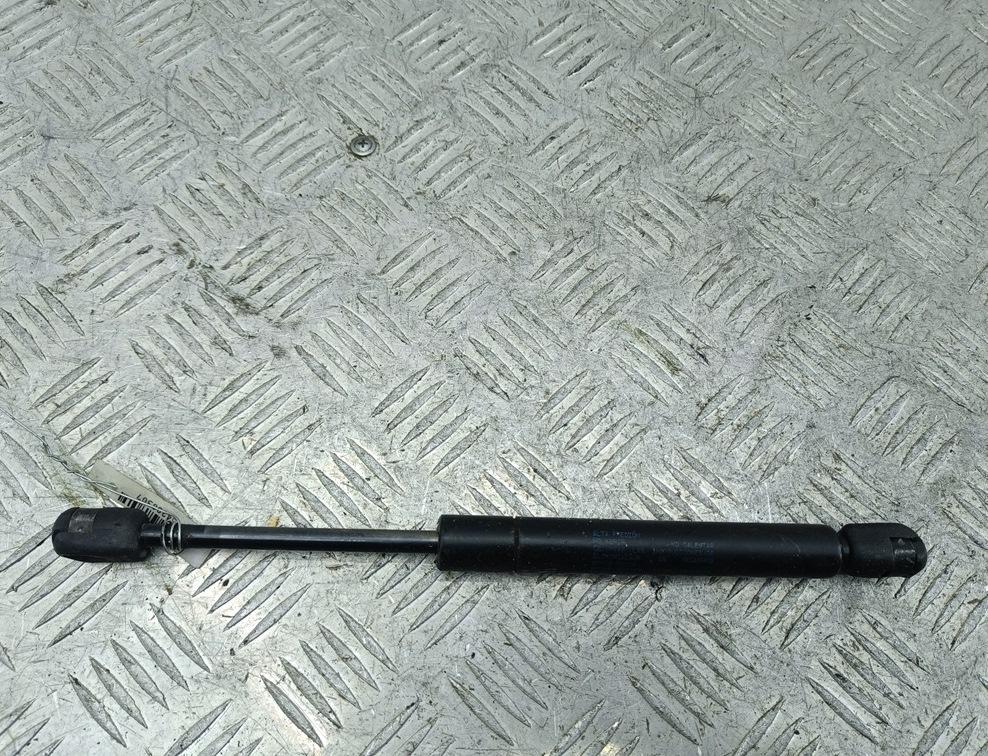 Амортизатор крышки багажника