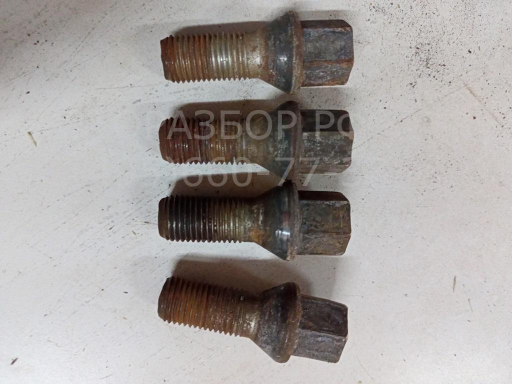 Болт колесный