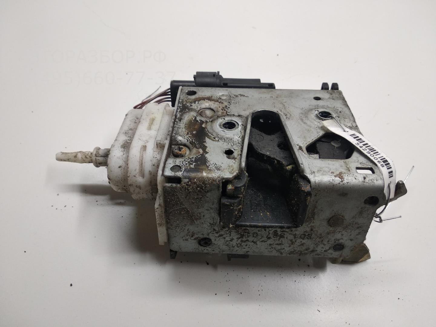 Замок двери передней правой