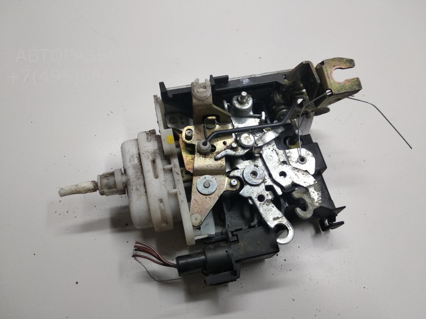 Замок двери передней правой