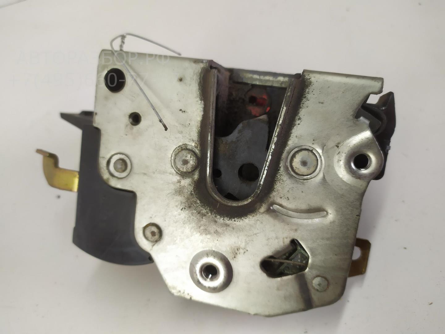 Замок двери задней левой