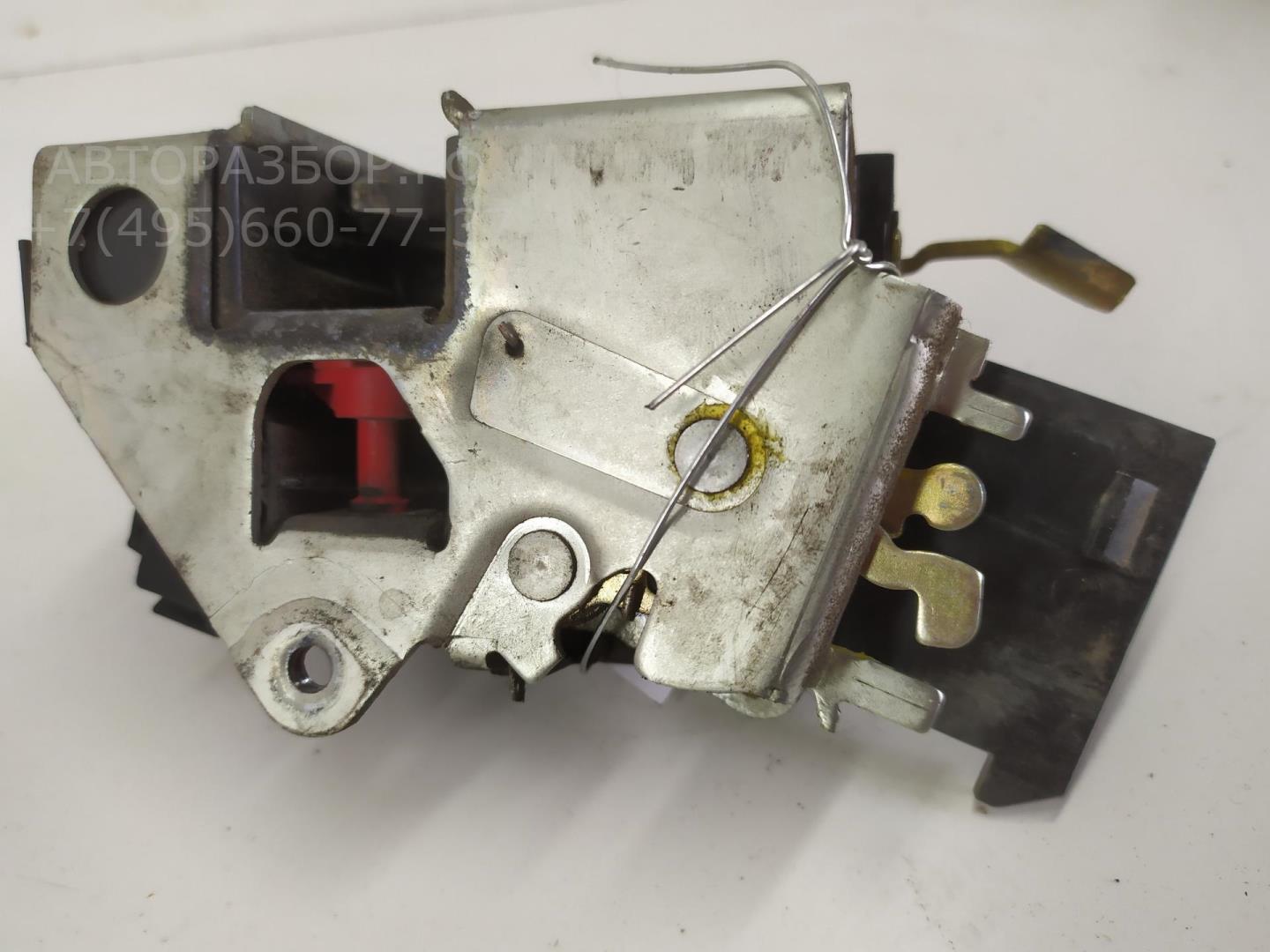 Замок двери задней левой