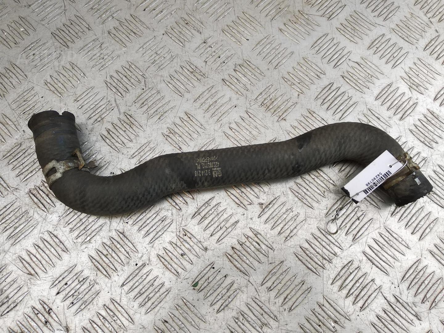 Патрубок радиатора