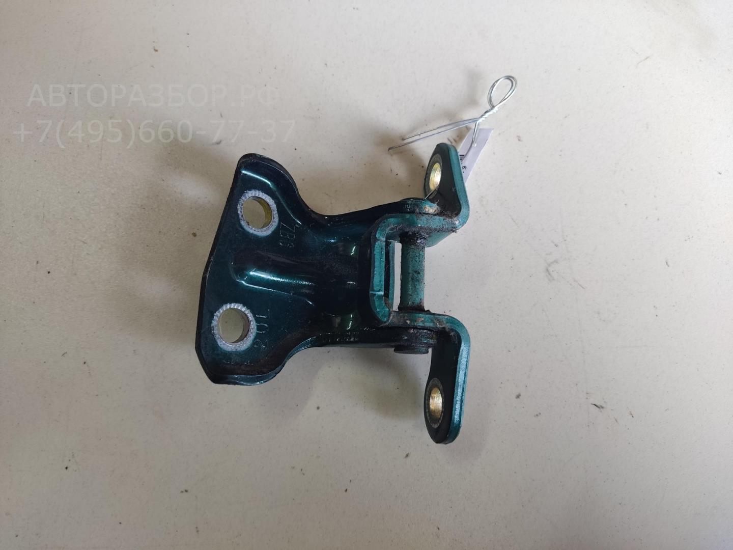 Петля двери