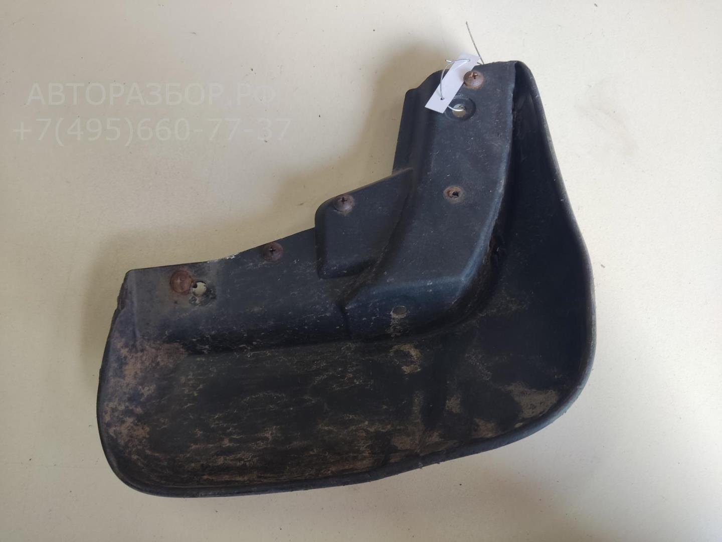 Брызговик передний левый