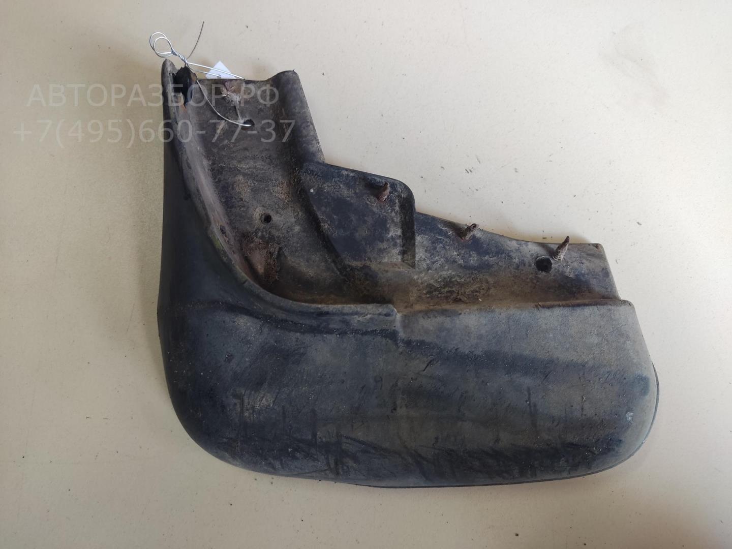 Брызговик передний левый