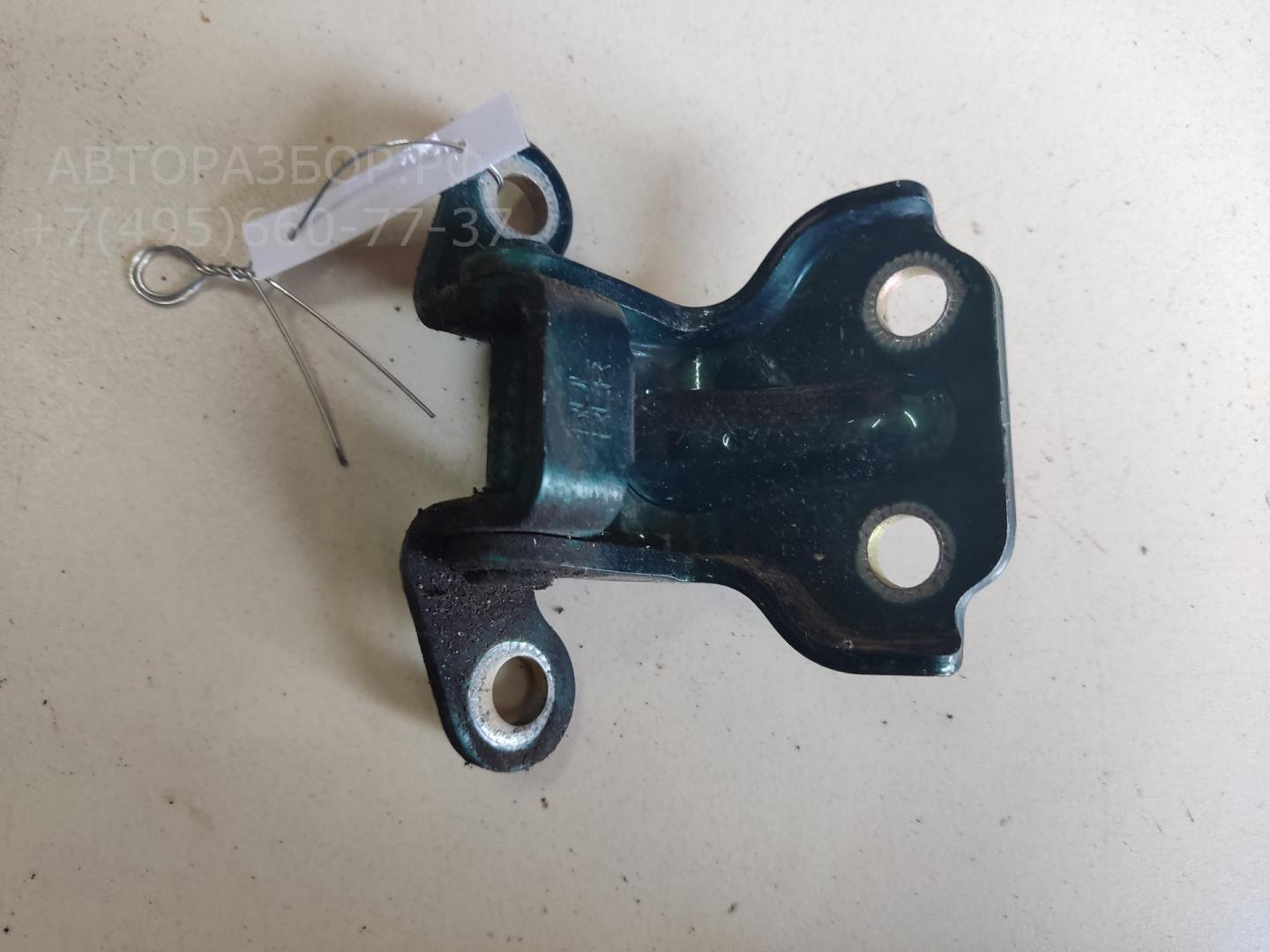 Петля двери